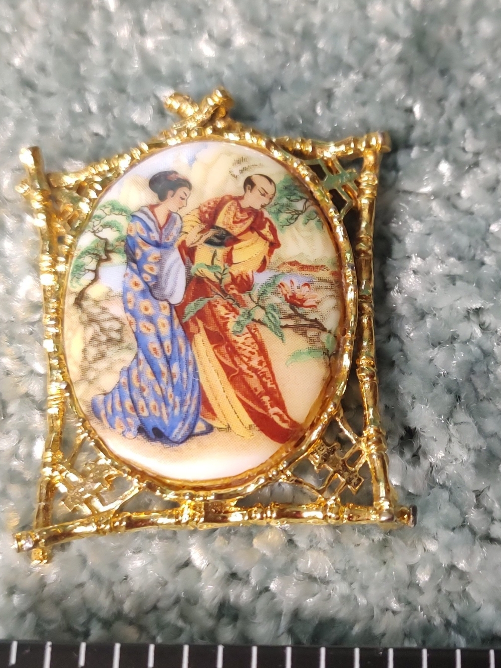 ART ASIAN CHINESE MAN WOMAN SERENADING DECAL WHITE MILK GLASS BAMBOO FRAME PIN